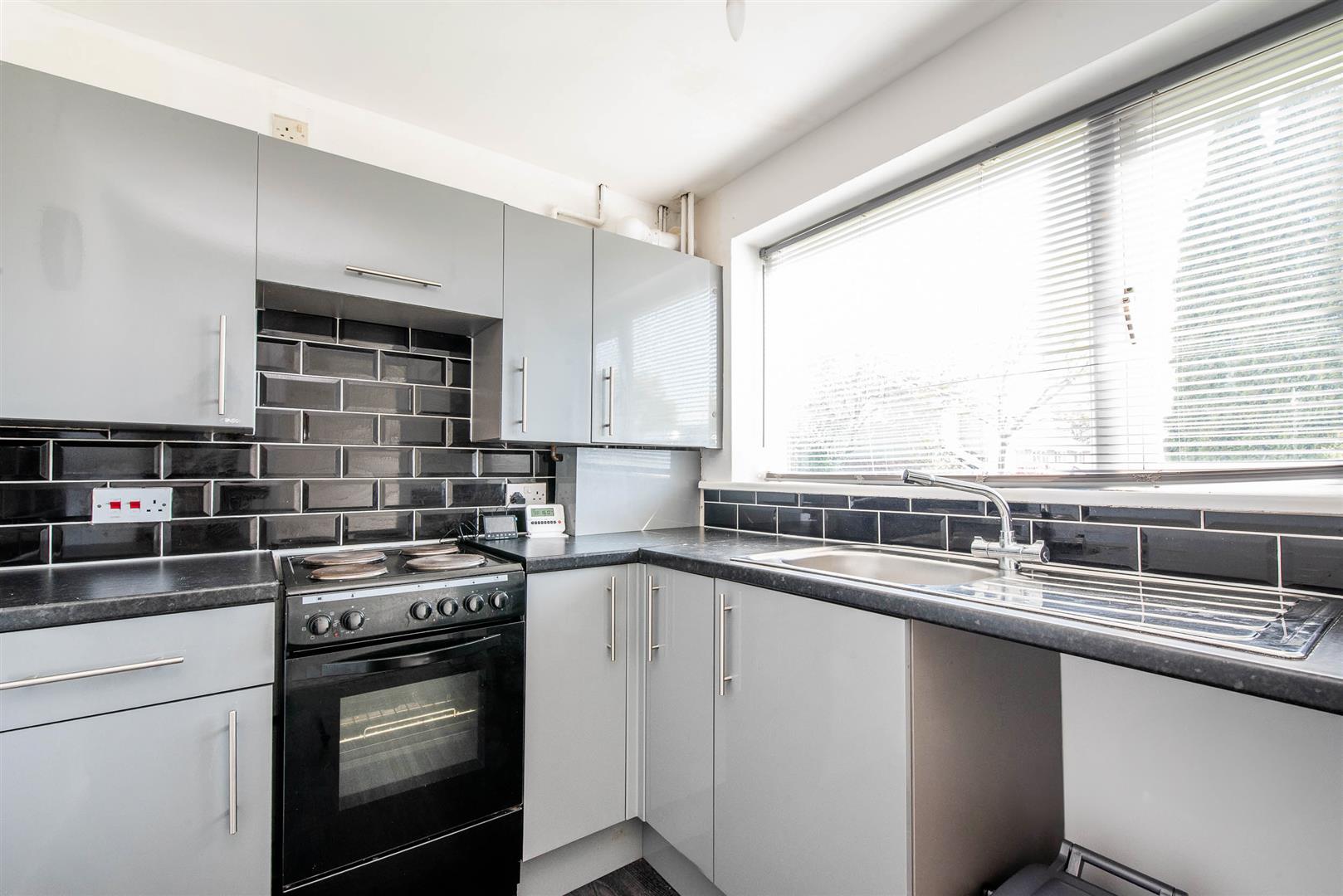 2 bed property in Elmfield Drive, Preston
